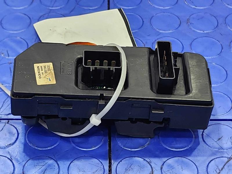 2009 Chevrolet Impala Door Switch Front