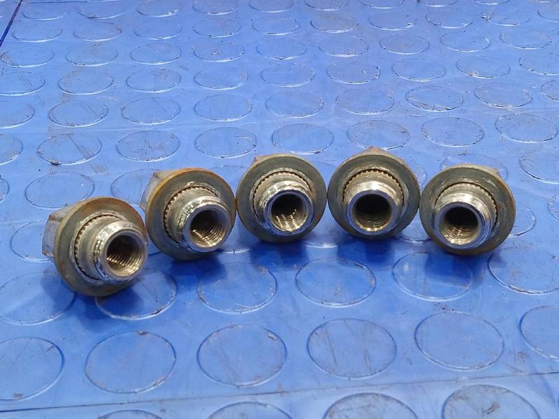 2017 Kia Sedona Lug Nuts