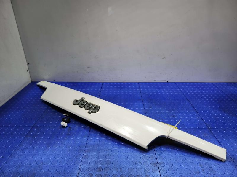 2015 Jeep Grand Cherokee Tail Finish Panel