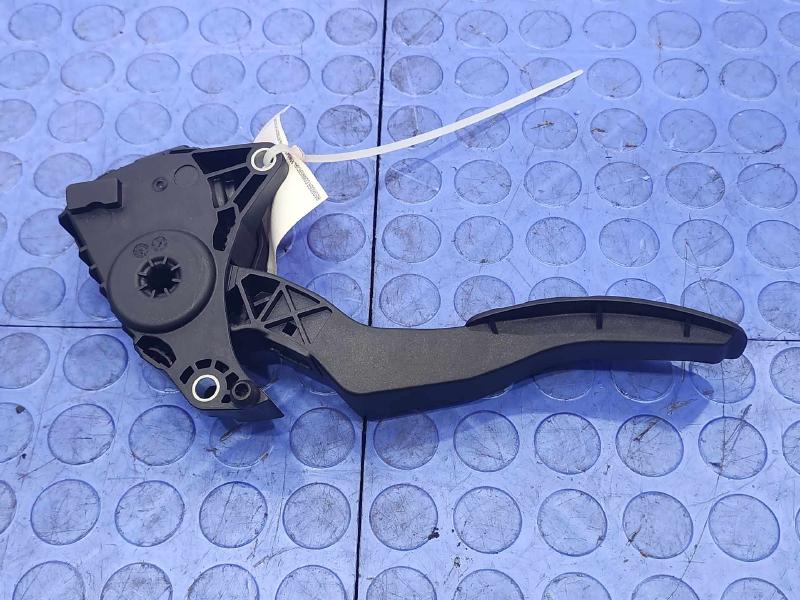 2014-2019 Nissan Rogue Accelerator Pedal Assembly Genuine OEM 180024BA0A