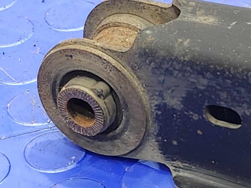 2006-2018 Toyota RAV4 Rear Lower Control Arm Right Passenger Side OEM 4873042040,RH