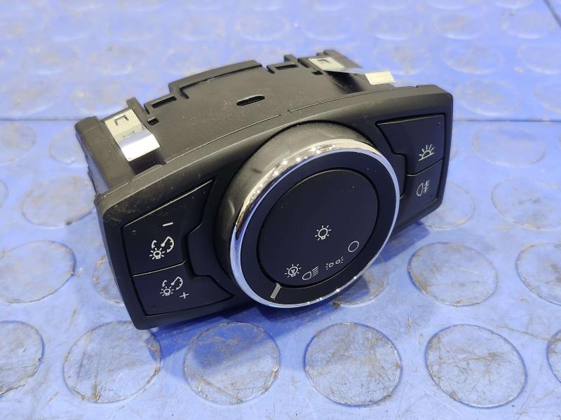 2014 Ford Explorer Headlight Switch (Dash Mtd)