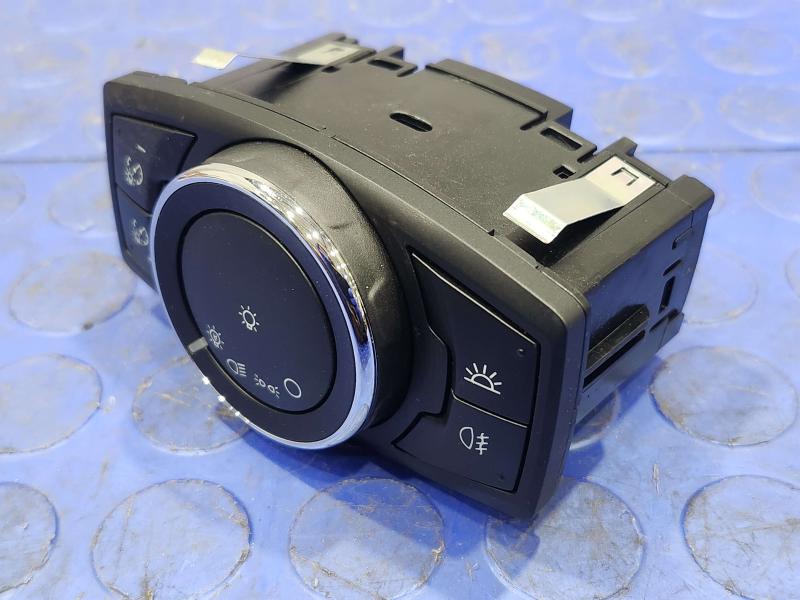2014 Ford Explorer Headlight Switch (Dash Mtd)