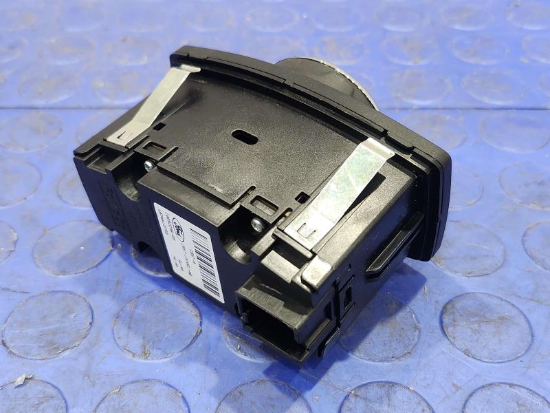 2014 Ford Explorer Headlight Switch (Dash Mtd)