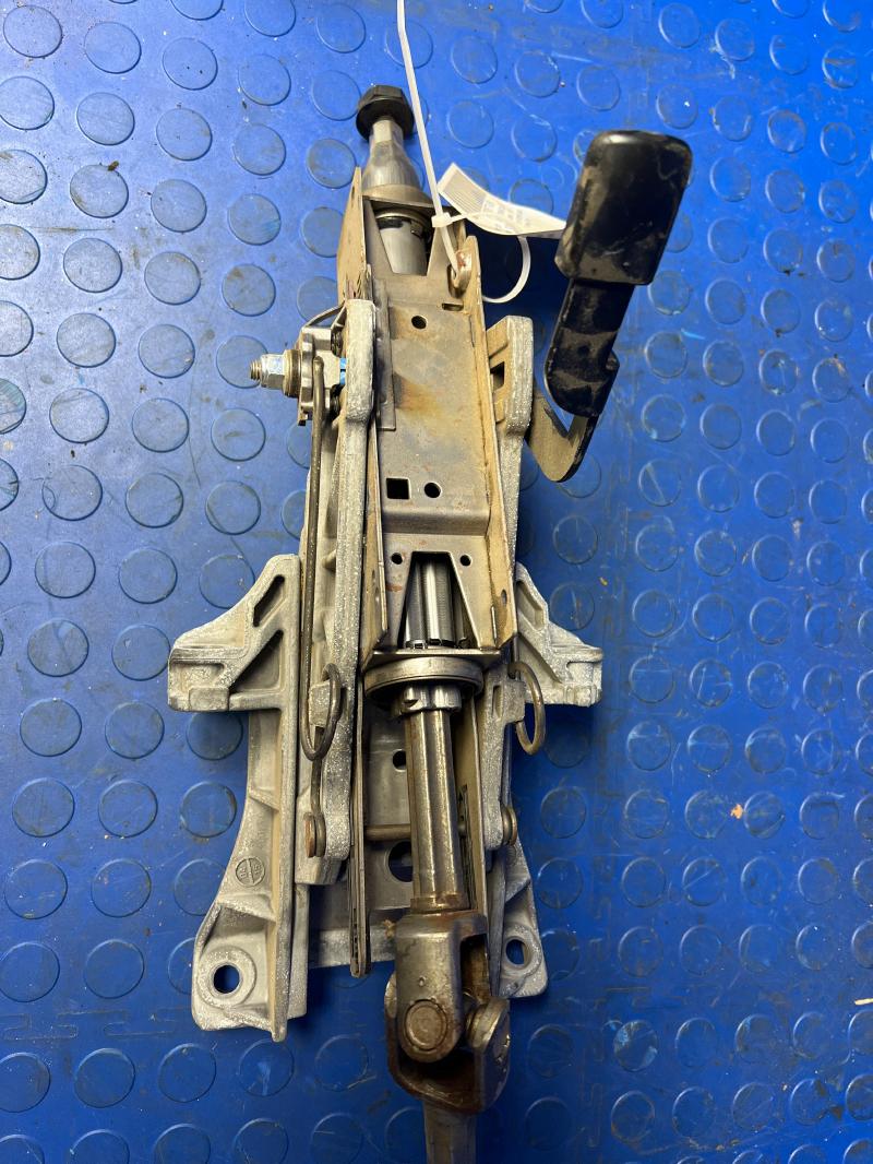 2015-2018 Ford Focus Steering Column (Bare) Auto Trans Only OEM BV6Z3C529C