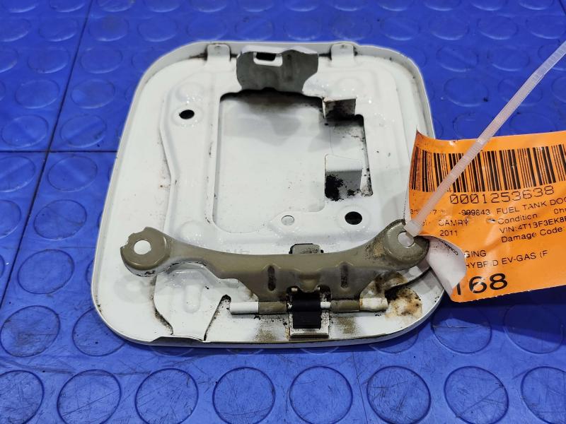 2011 Toyota Camry Fuel Tank Door