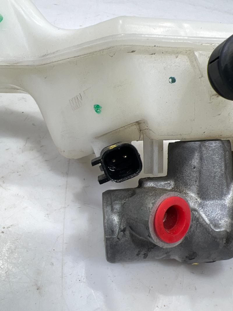 2018 - 2022 Ford Ecosport Brake Master Cylinder Assembly OEM GN1Z2140B