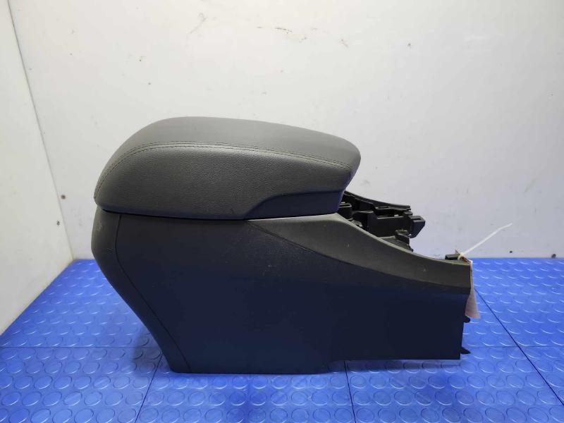 2013 Hyundai Santa Fe Front Console