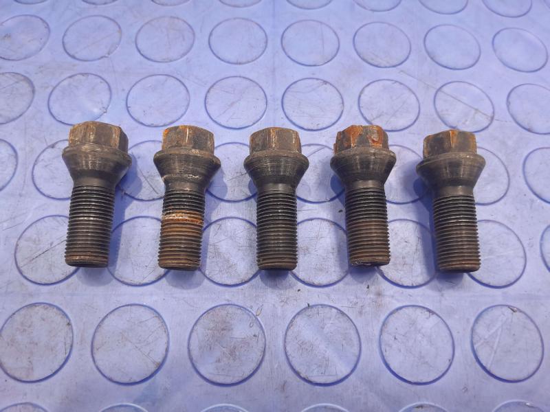 2015 BMW 328i Lug Nuts
