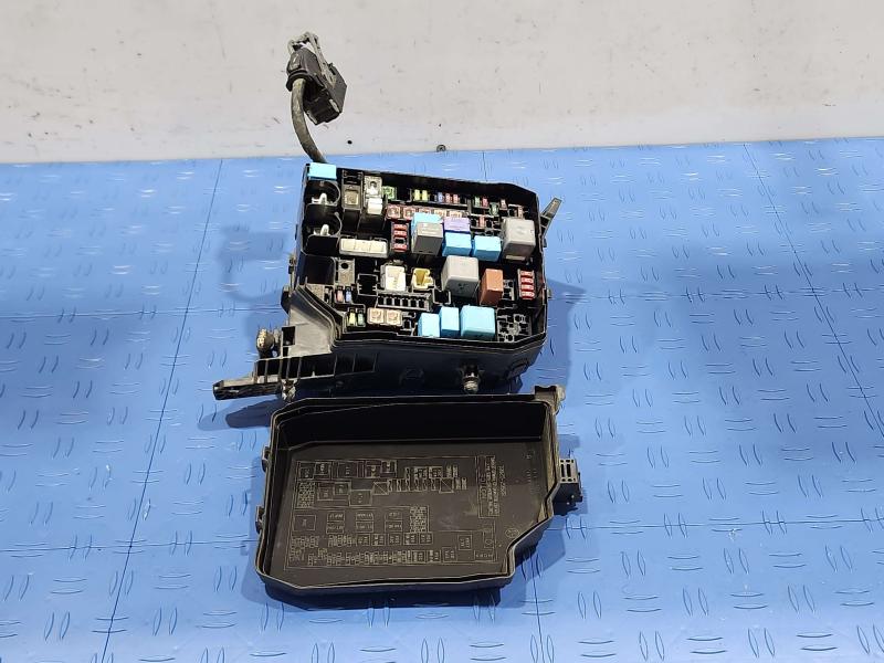 2017 Toyota Corolla Engine Fuse Box
