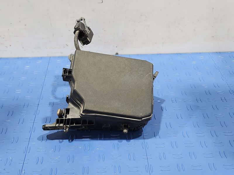 2017 Toyota Corolla Engine Fuse Box
