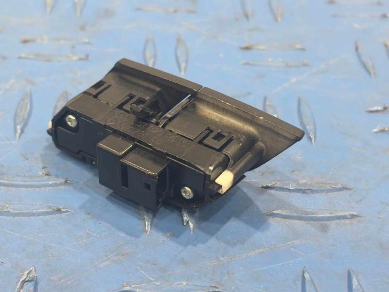 2010 Mercedes ML-Class Door Switch Front