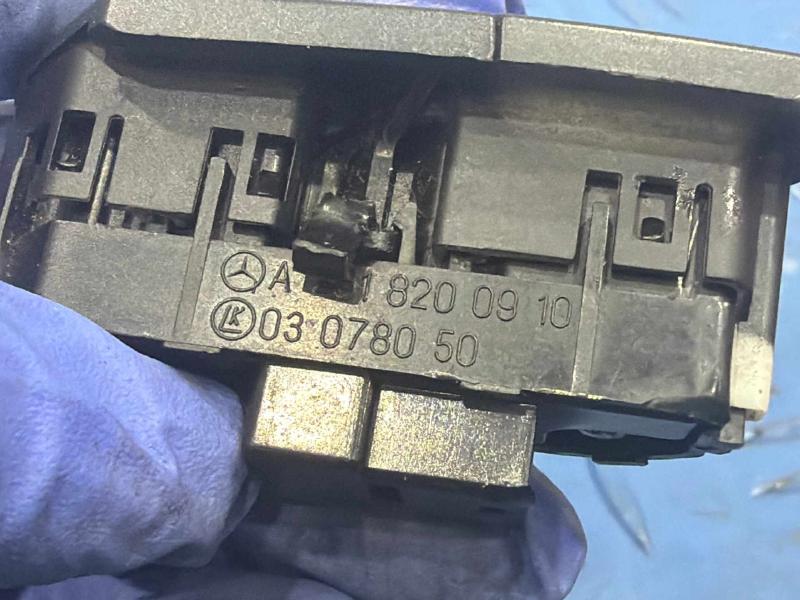 2010 Mercedes ML-Class Door Switch Front