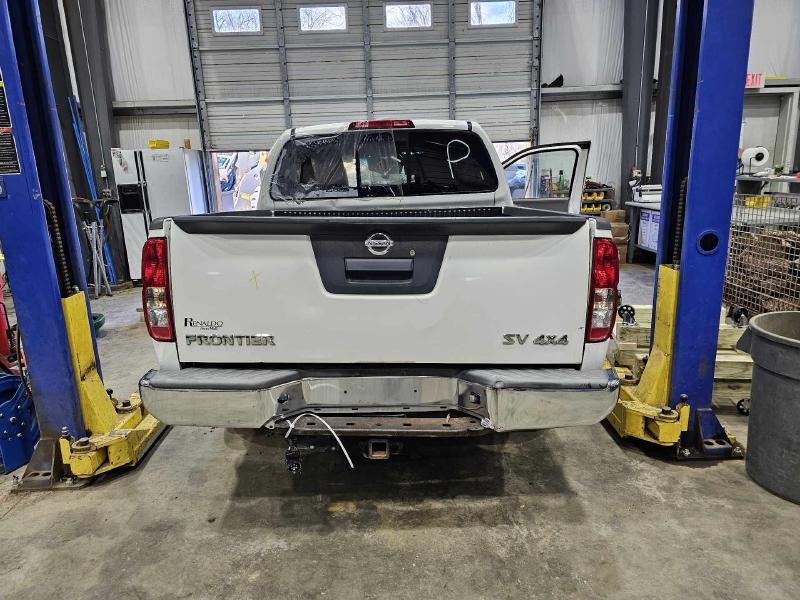 2014 Nissan Frontier Front Door Regulator