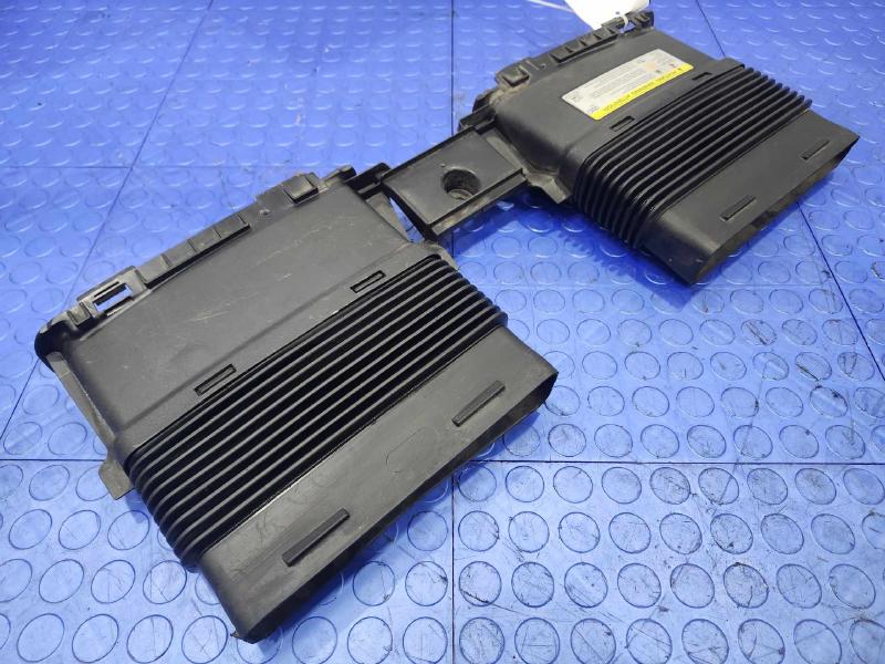 2017-2025 Audi Q7 Engine Air Intake Duct Genuine OEM Part 4M0129510D