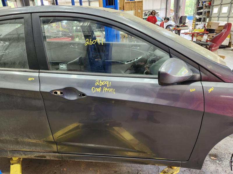 2013 Hyundai Accent Front Door