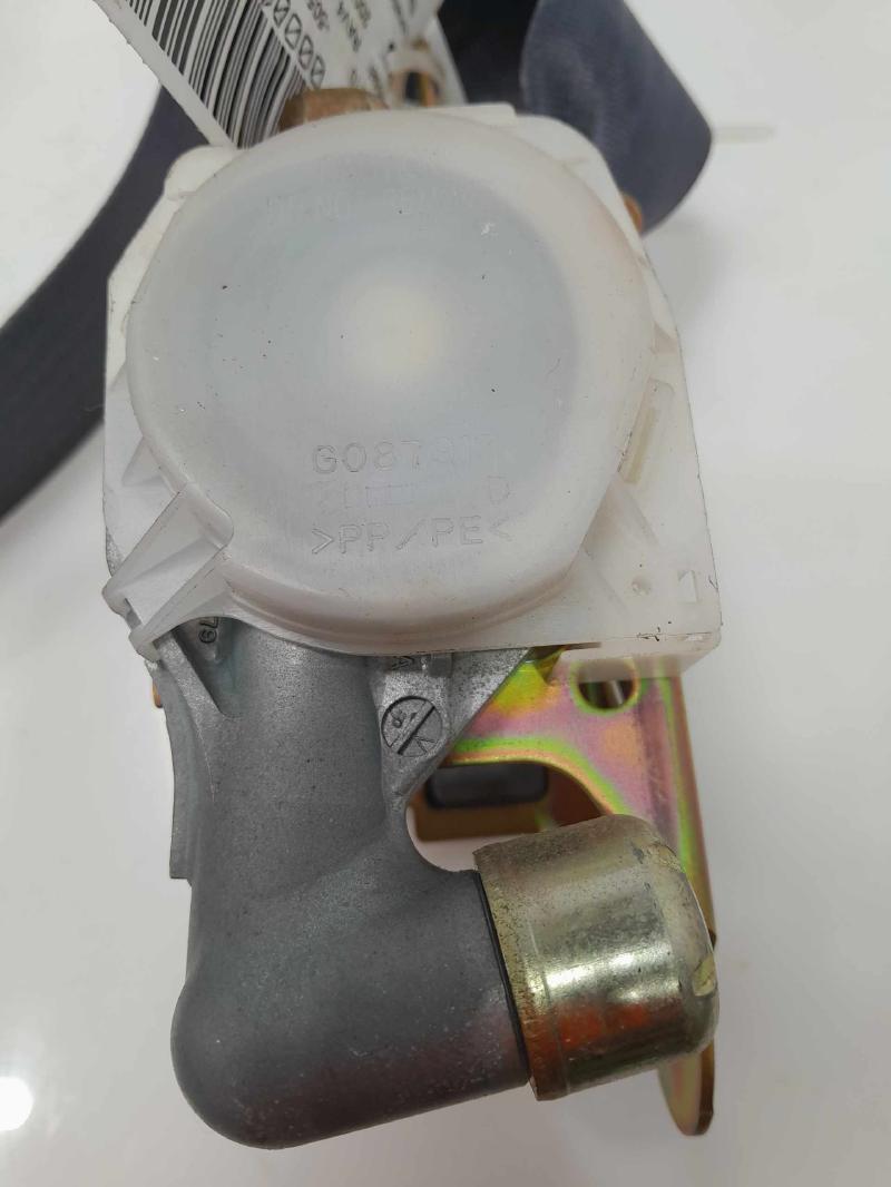 2002 Toyota RAV4 Front Seat Belt