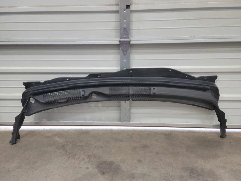 2008-2010 Saturn Vue Cowl Panel Cover Grille Air Inlets Set of Two OEM 20757612 96623292