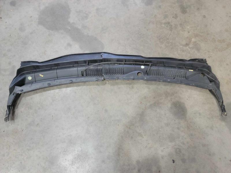 2008-2010 Saturn Vue Cowl Panel Cover Grille Air Inlets Set of Two OEM 20757612 96623292