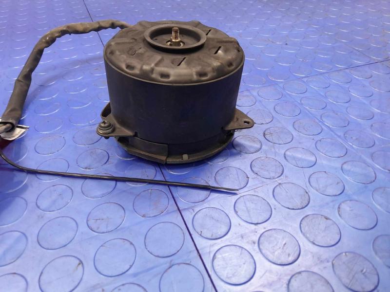 2013-2014 Cadillac ATS Engine Radiator Cooling Fan Motor Genuine OEM 22801056