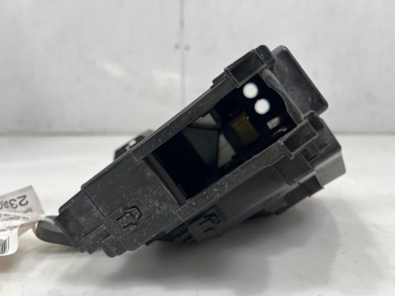 2013 Nissan Altima Engine Fuse Box