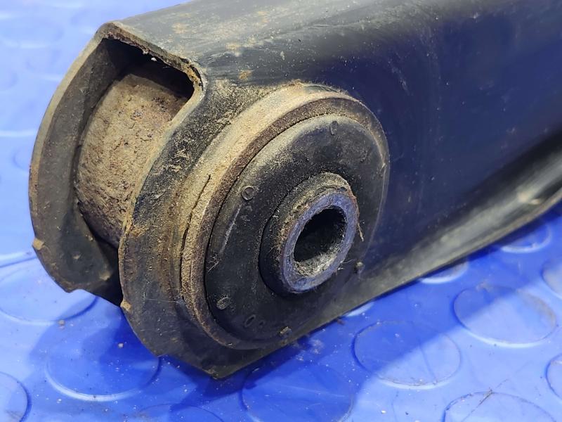 2010 Chevrolet Tahoe Lower Control Arm Rr