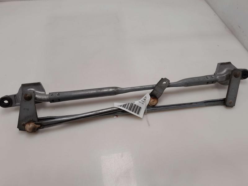 2013-2018 Cadillac ATS Windshield Wiper Linkage Transmission OEM 84399857
