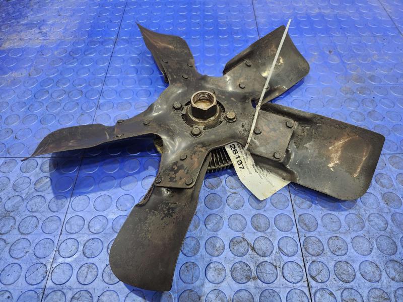 1997-1999 Dodge Dakota 3.9L Engine Cooling Fan Clutch Assembly OEM 52028944