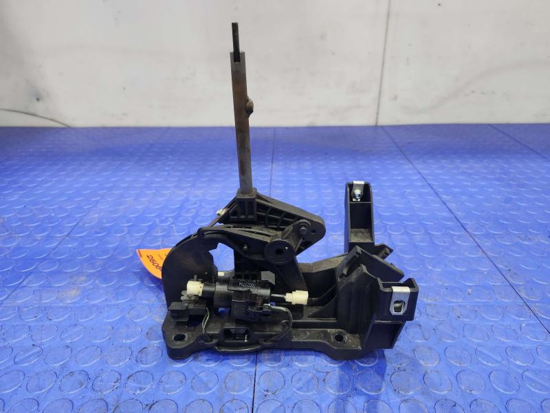 2009 Chevrolet Malibu Floor Shifter