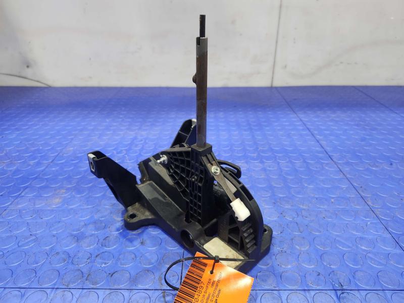 2009 Chevrolet Malibu Floor Shifter