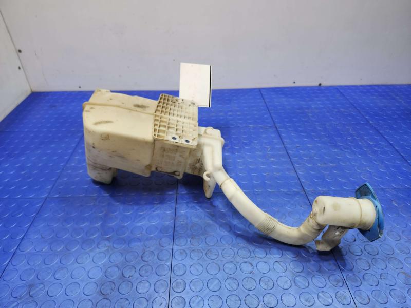 2015 Volkswagen Beetle Washer Bottle