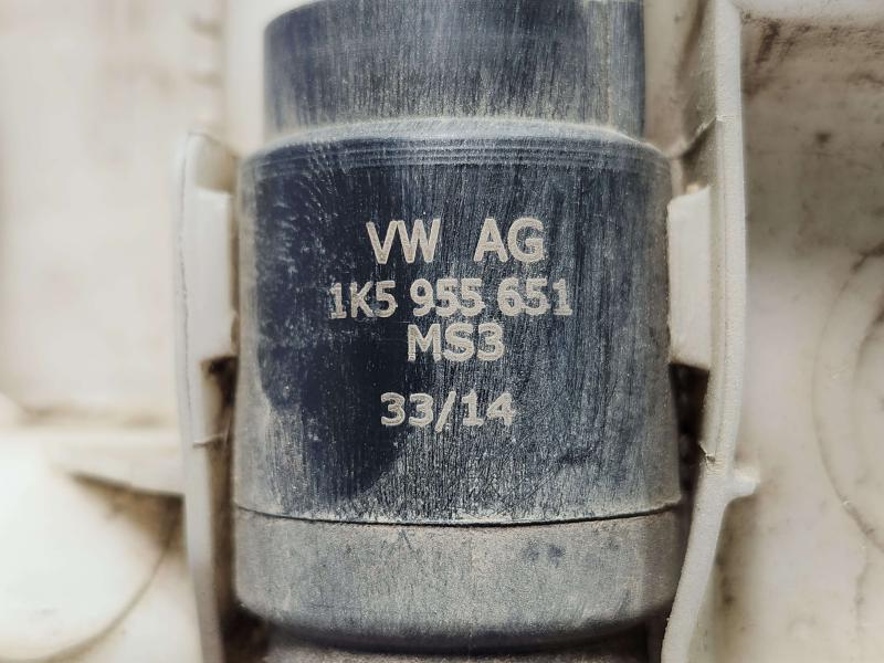 2015 Volkswagen Beetle Washer Bottle