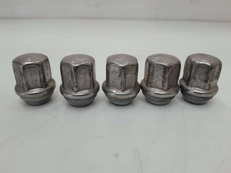2018 Chevrolet Impala Lug Nuts