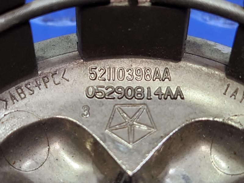 2010 Dodge Challenger Center Cap