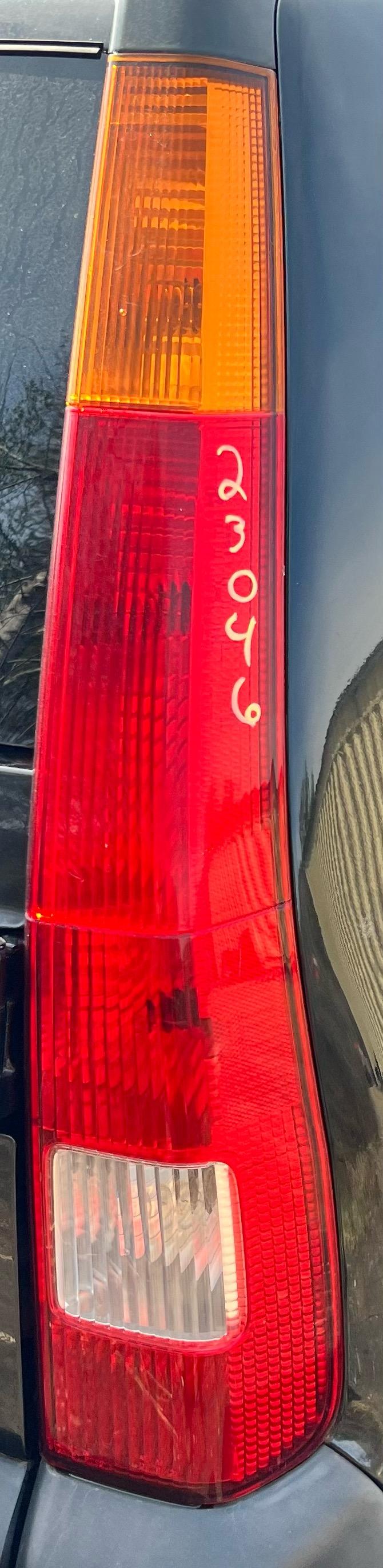 2003 Honda CR-V Tail Light Assembly