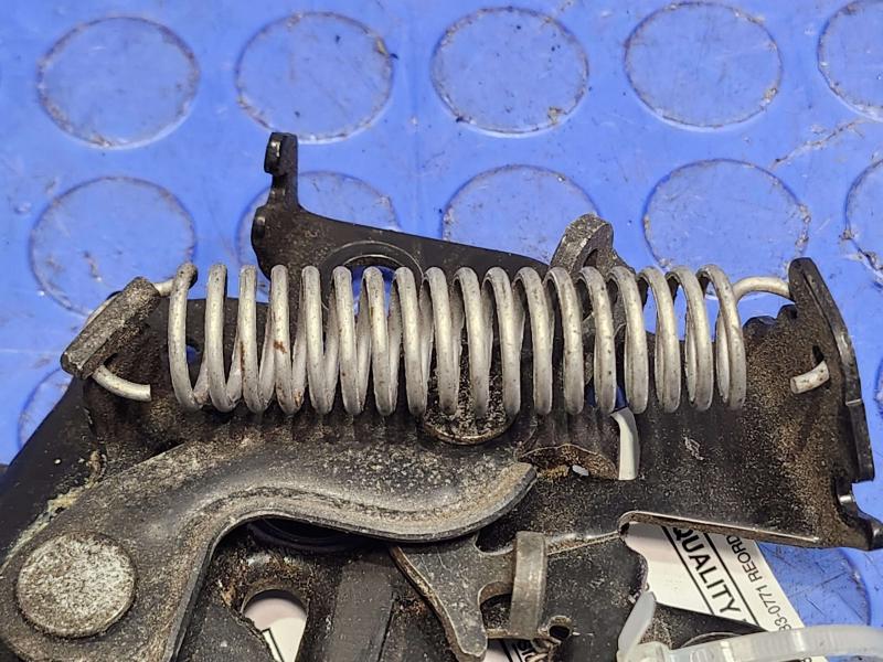 2010-2015 Toyota Prius 1.8L Hood Latch Lock Assembly Genuine OEM 53510-47092