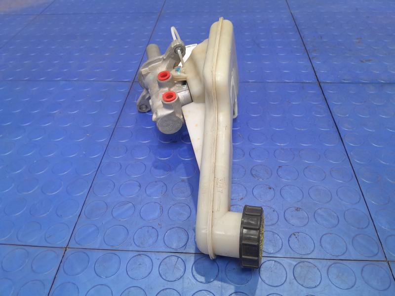 2013-2016 Ford Fusion Brake Master Cylinder Assembly Genuine OEM DG9Z2140A
