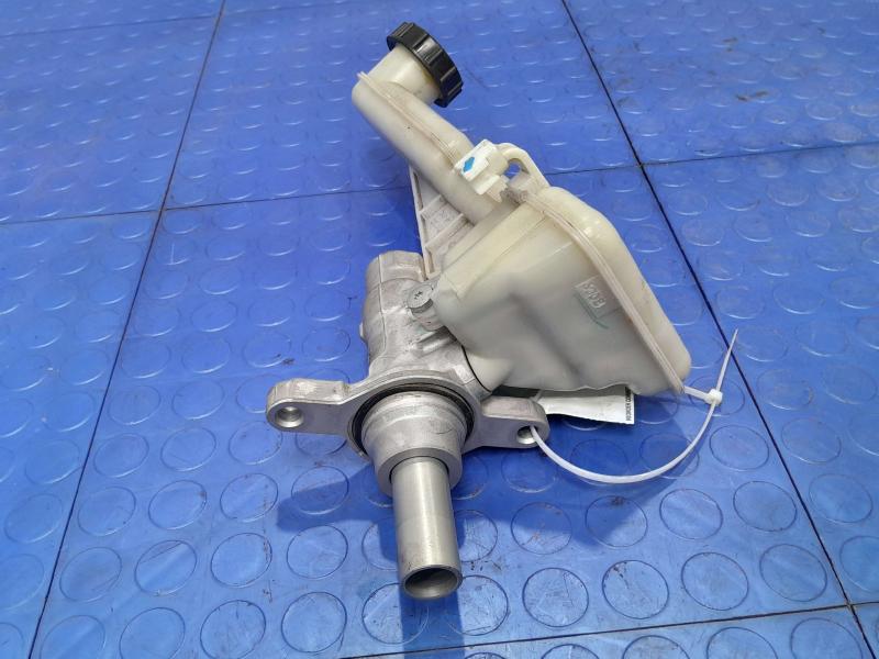 2013-2016 Ford Fusion Brake Master Cylinder Assembly Genuine OEM DG9Z2140A