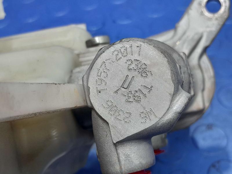 2013-2016 Ford Fusion Brake Master Cylinder Assembly Genuine OEM DG9Z2140A