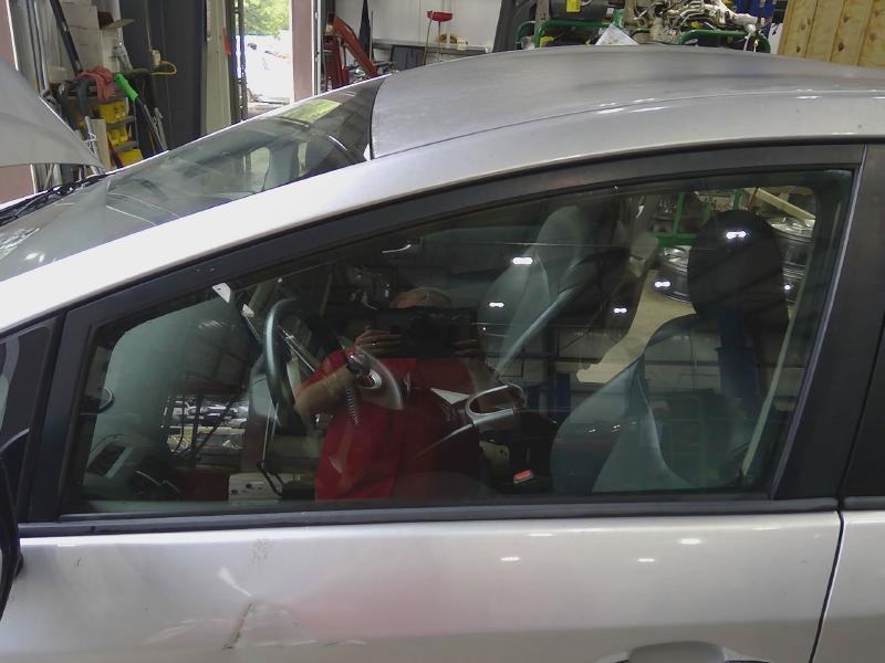 2014 Toyota Prius Front Door Glass/Window
