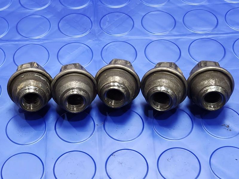 2013 Ford Fusion Lug Nuts