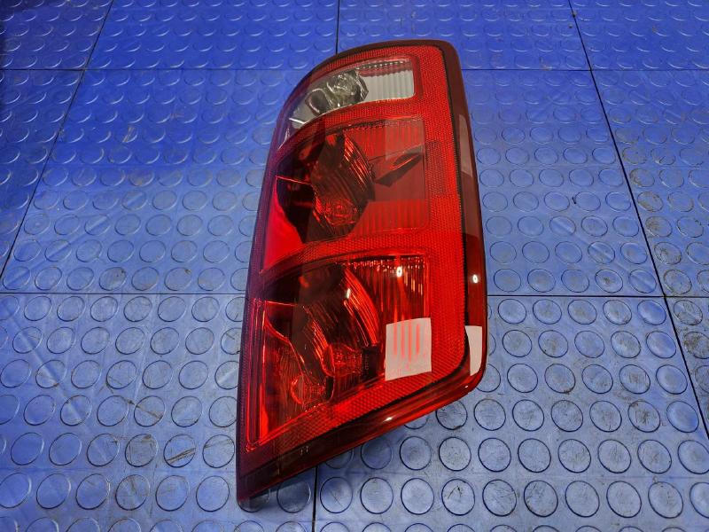 2005 Dodge Ram 1500 Tail Light Assembly