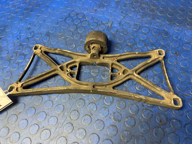 1997 - 2003 Jaguar XK8 Transmission Mount Bracket Crossmember OEM MNE7600AA