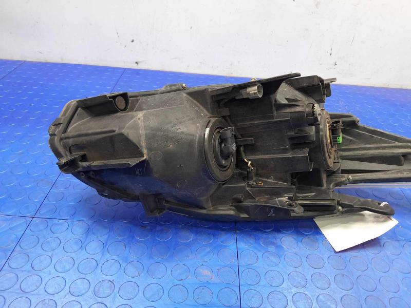 2011 Toyota Prius Headlamp Assembly