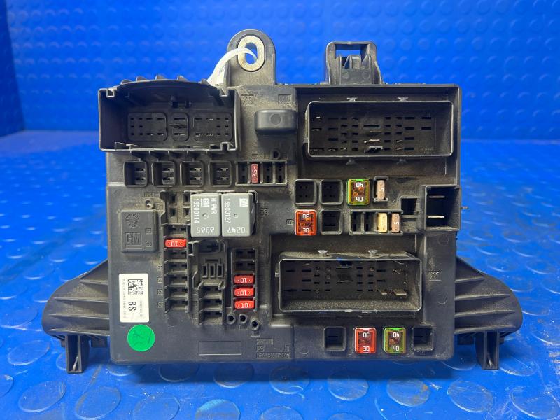 2012 Buick Lacrosse Rear Body Fuse Block Assembly Genuine OEM Part 20922936