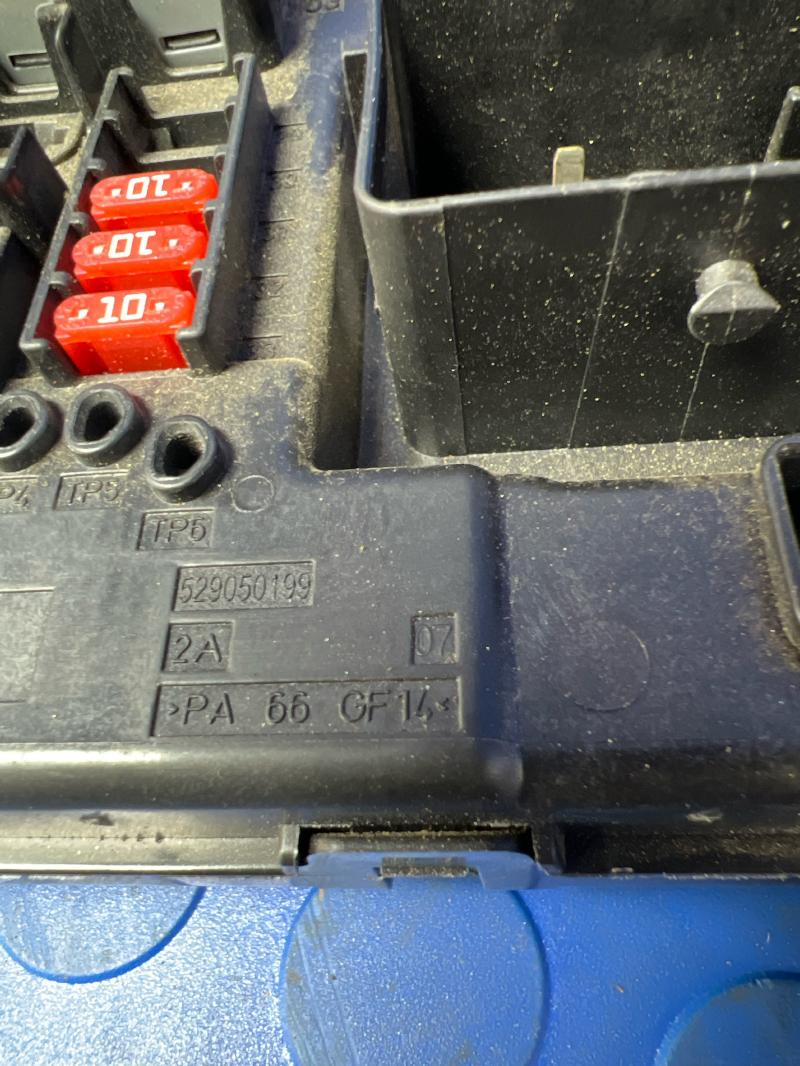 2012 Buick Lacrosse Rear Body Fuse Block Assembly Genuine OEM Part 20922936