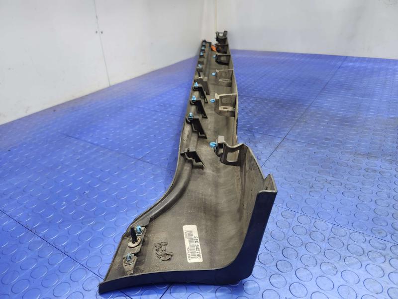 2015 Chrysler 200 Rocker Moulding