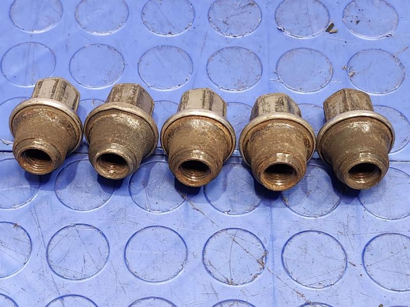 2014 Dodge Journey Lug Nuts