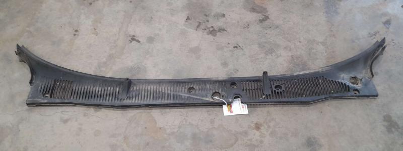 1997 - 2005 Buick Park Avenue Cowl Panel Cover Air Inlet Grille OEM 25696214