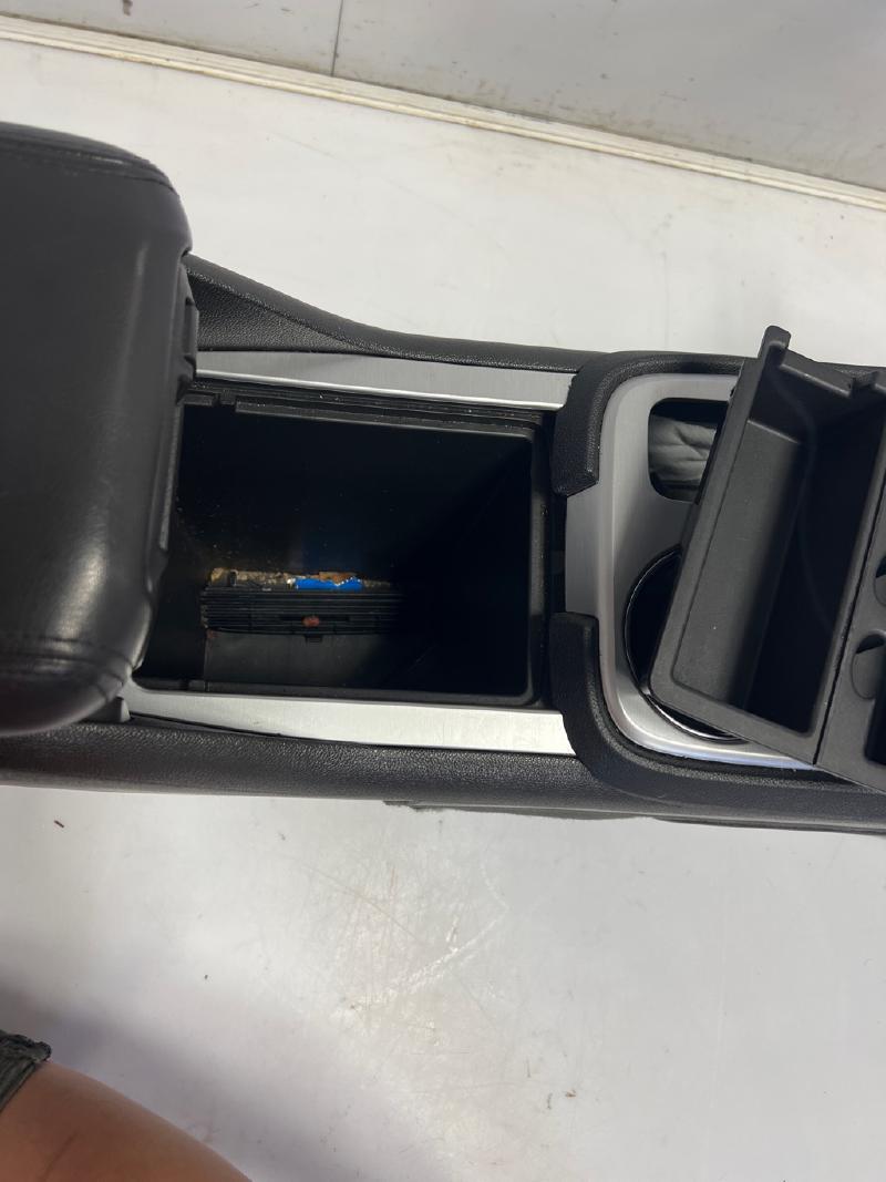 2007 - 2012 GMC Acadia Center Console Assembly Black (19I) OEM 20935400